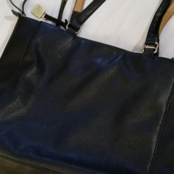 Pures - Picture 2 of 3